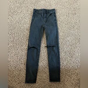 Black American Eagle stretchy skinny jeans size 00 short